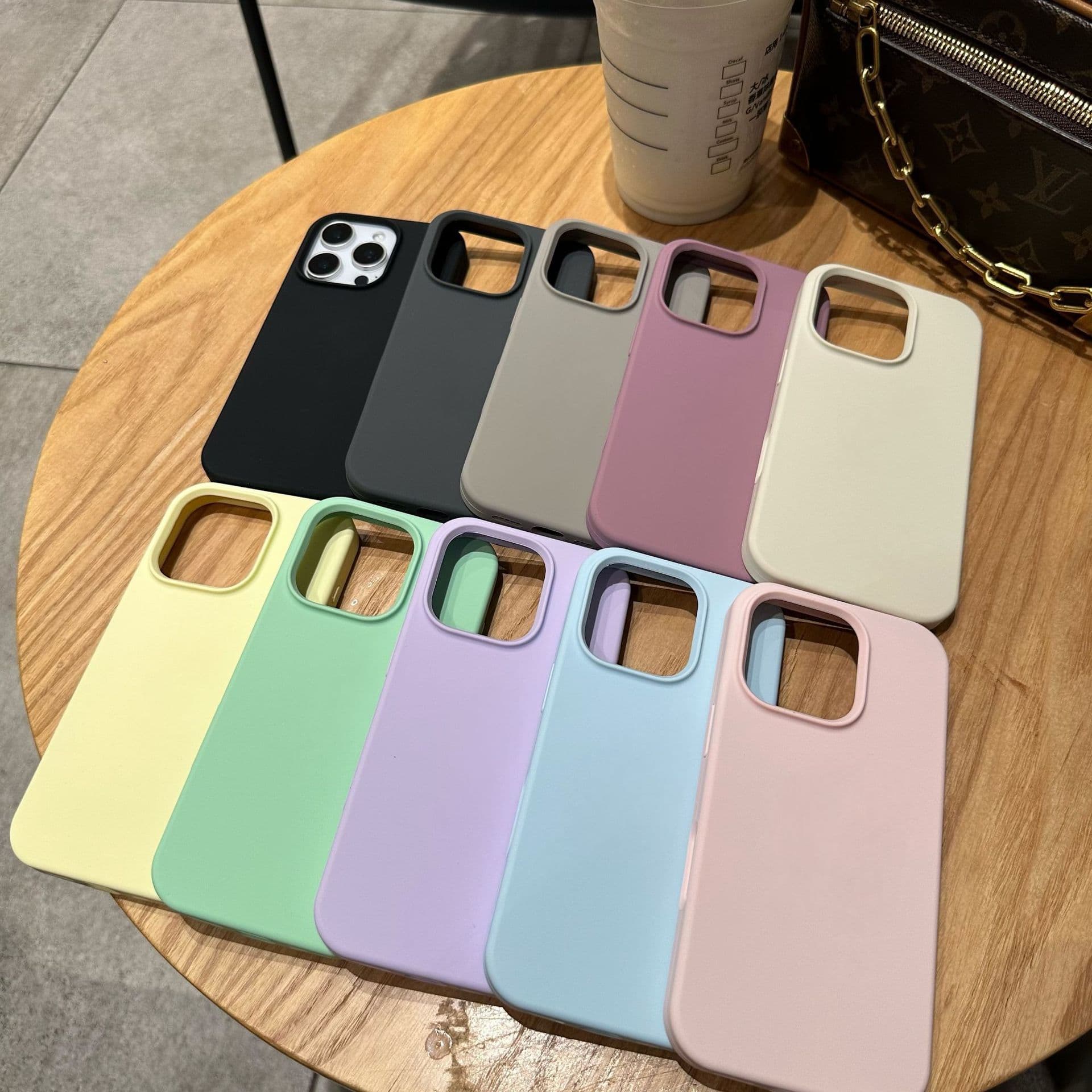 Suitable for large hole silicone iPhone17AIR mobile phone case 14 Apple 16promax solid color 15 protective anti-fall cover