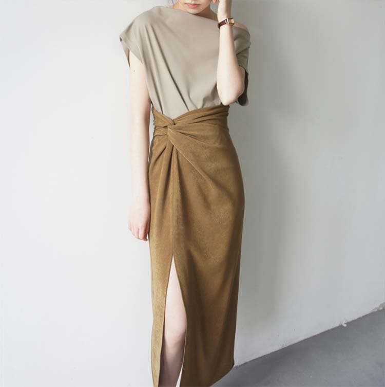 Mustard Matte Texture Cross Design High-Waist Side Slit Knee-Length Skirt Stylish Women's Bottom