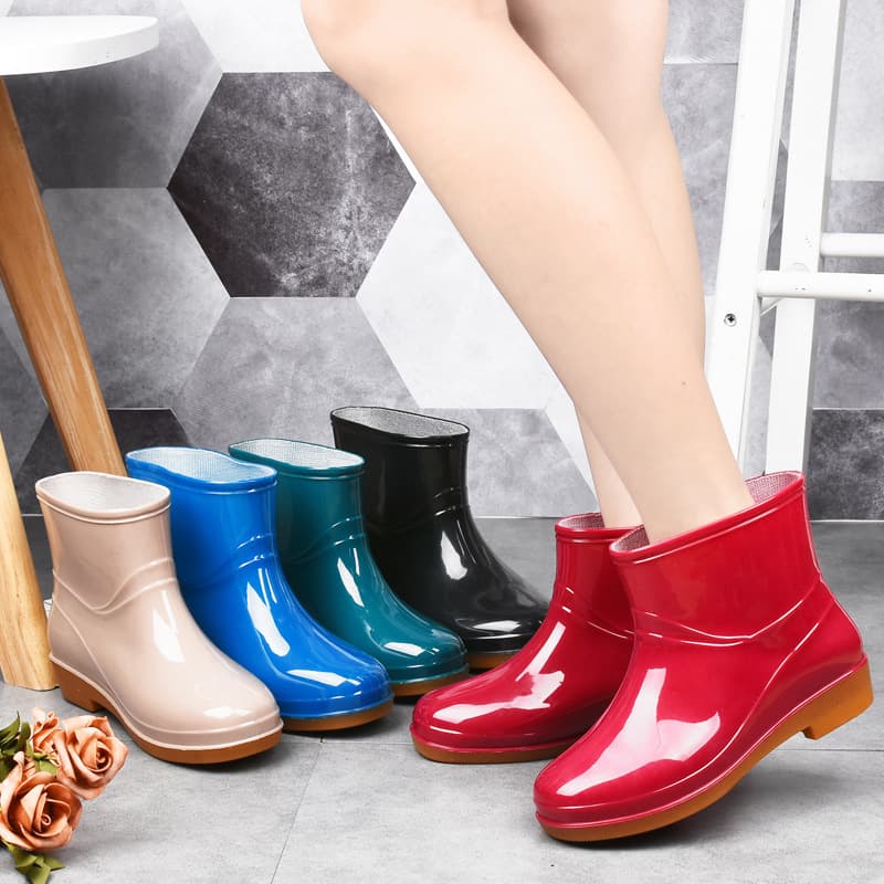 Women's low-top, non-slip, stylish kitchen rain boots, short-top fashionable water shoes with durable rubber soles, adult water shoes.