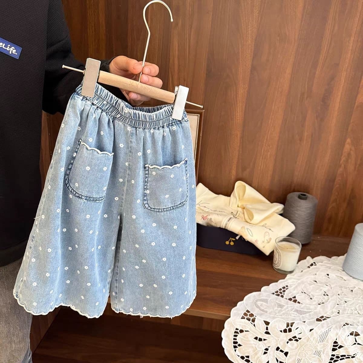 Baby girl super soft thin printed jeans baby girl summer 2026 new style girls loose nine-point wide leg pants