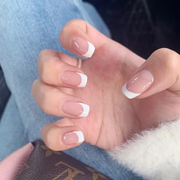 French Style Short White Simple Wearable False Nails Detachable Nail Art DIY Kit Suitable for Ladies in North America Northeast Asia And Middle East