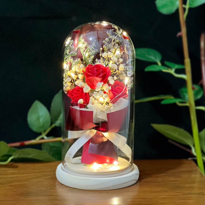 Wholesale Valentine's Day 520 Gift Baby's Breath Mini Bouquet Soap Flower Glass Dome LED Rose Light Decoration