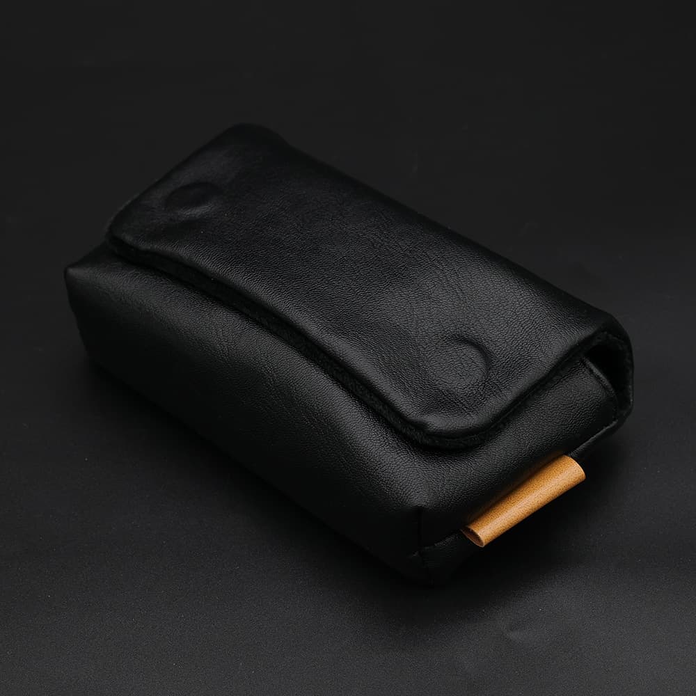 Backpackers can use Ricoh GR, Sony RX100 series lightweight camera bags, and Canon G9X digital handbags.