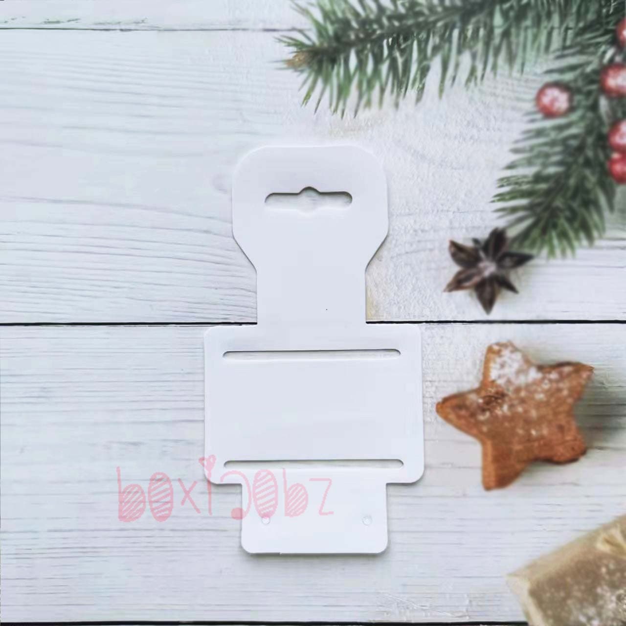 Mini universal comb hanging cards, factory direct supply of ready-to-ship hanging cards, PP white frosted plastic sheets with hooks.