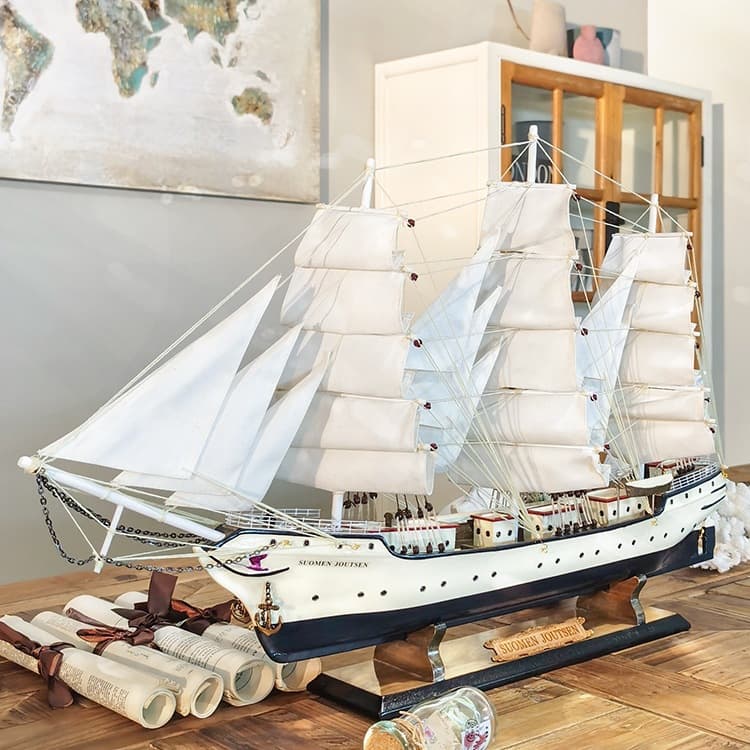 European-style Finnish White Swan Sailboat Assembly Model Smooth Sailing Craft Ship Model Ornament Entranceway Wine Cabinet Decoration