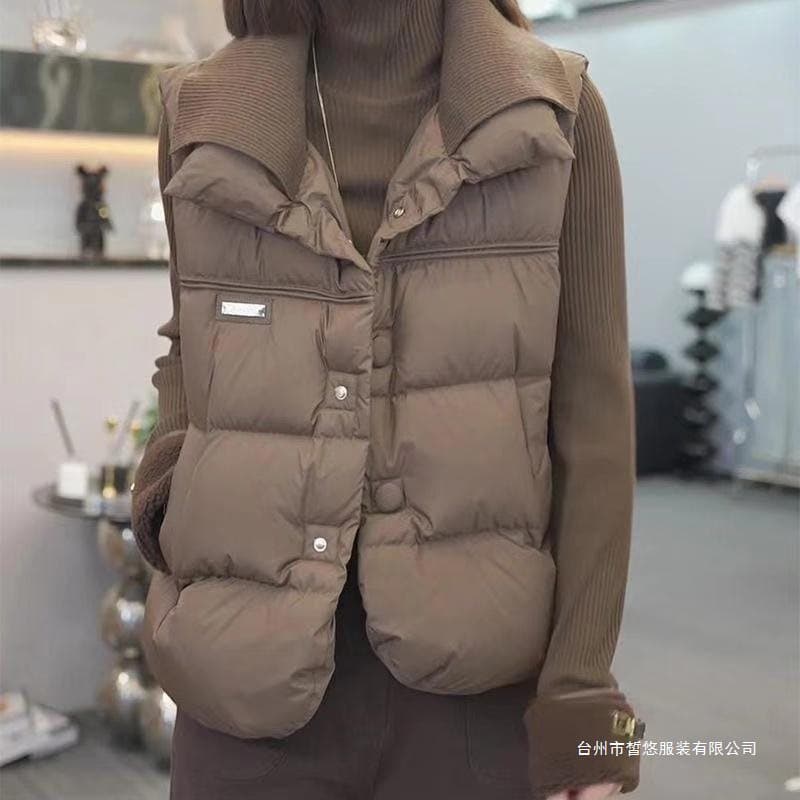 This year's popular European-style quilted sleeveless vest for women, warm lapel coat, sleeveless elegant waistcoat cardigan.