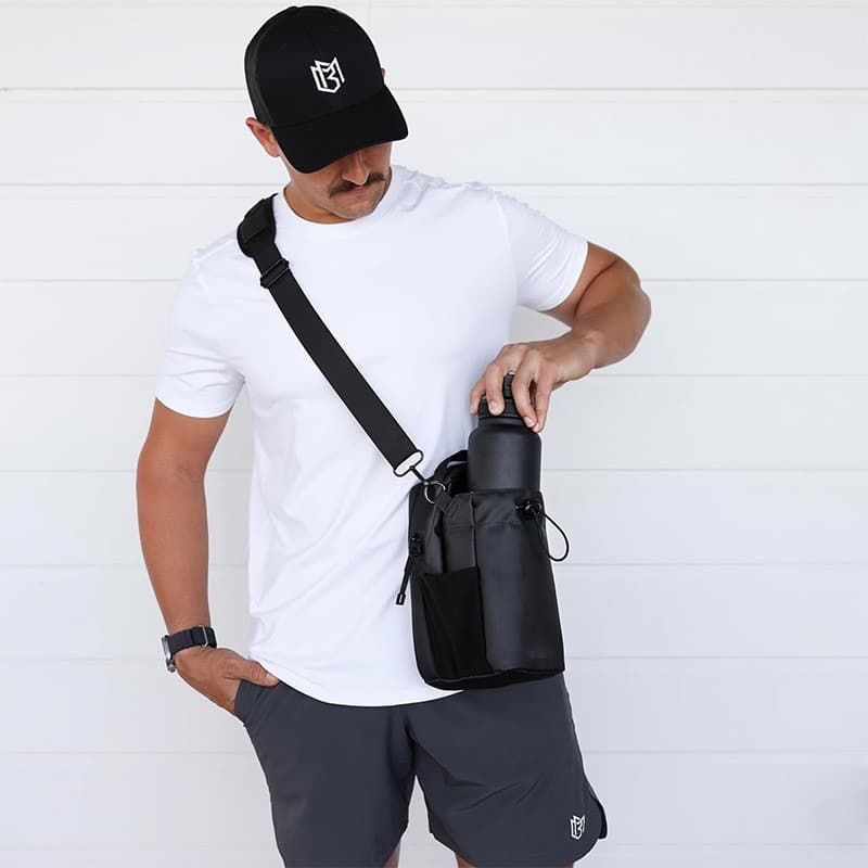 Gym Water Bottle Bag with Magnet, Sports Cup Holder, Phone Storage Crossbody Bag, Strong Magnetic Water Bottle Pouch