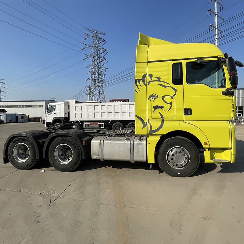 For Sale: Sinotruk SITRAK Tractor Head, Rear Eight-Wheel Freight Truck Head, 375 HP Tractor Trailer