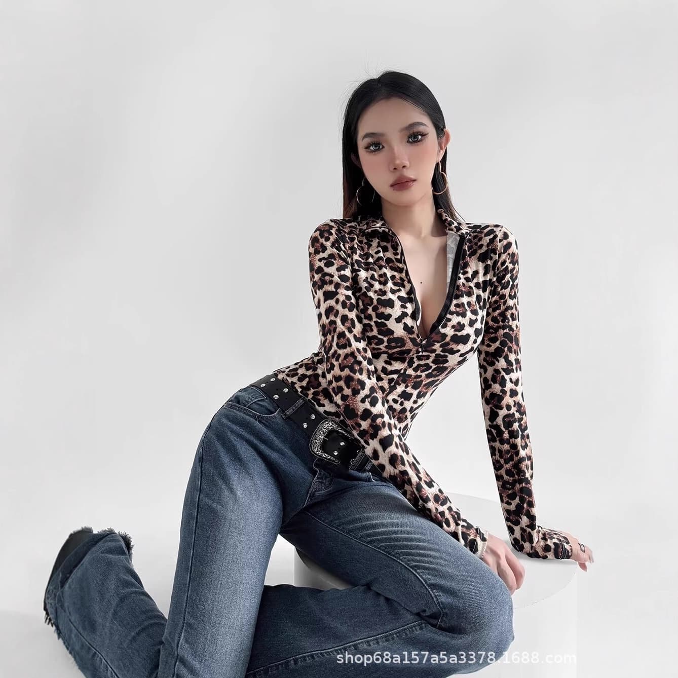 European and American Sexy Leopard Print Long Sleeve T-Shirt for Women, Wearable as Outerwear, Design Sense, Elegant, Slim Fit, Sexy Bodysuit Top