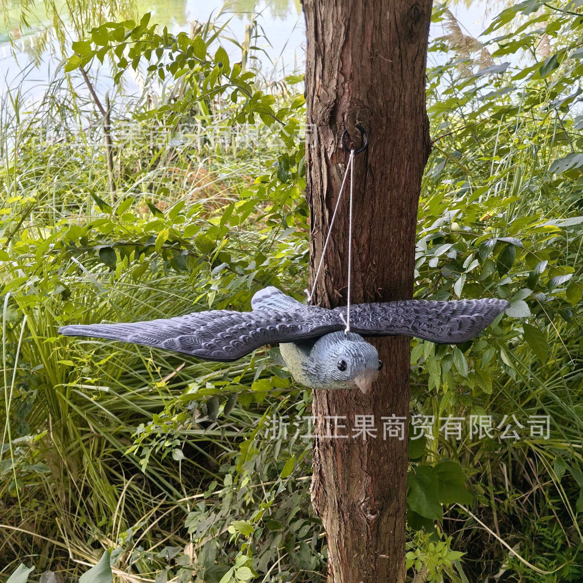 Cross-border Wholesale Garden Flying Bird Ornament Hunting Decoy with Wings Flying Bird PE Simulation Outdoor Waterproof Blow Molding Model