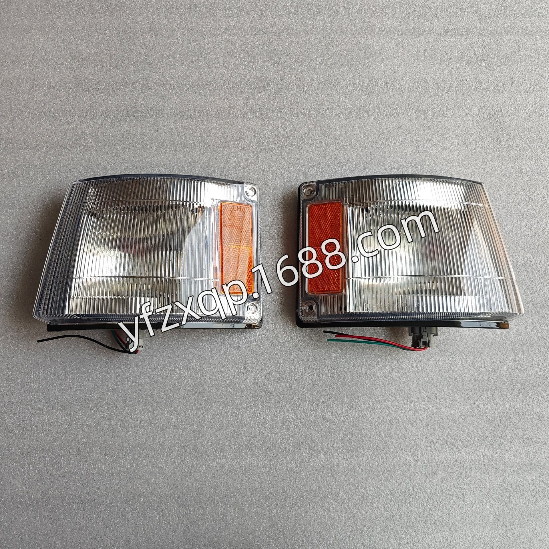 Hino Little Eagle Cab Turn Signal HINO Ranger 219-1502 81610-1282 81620-1142