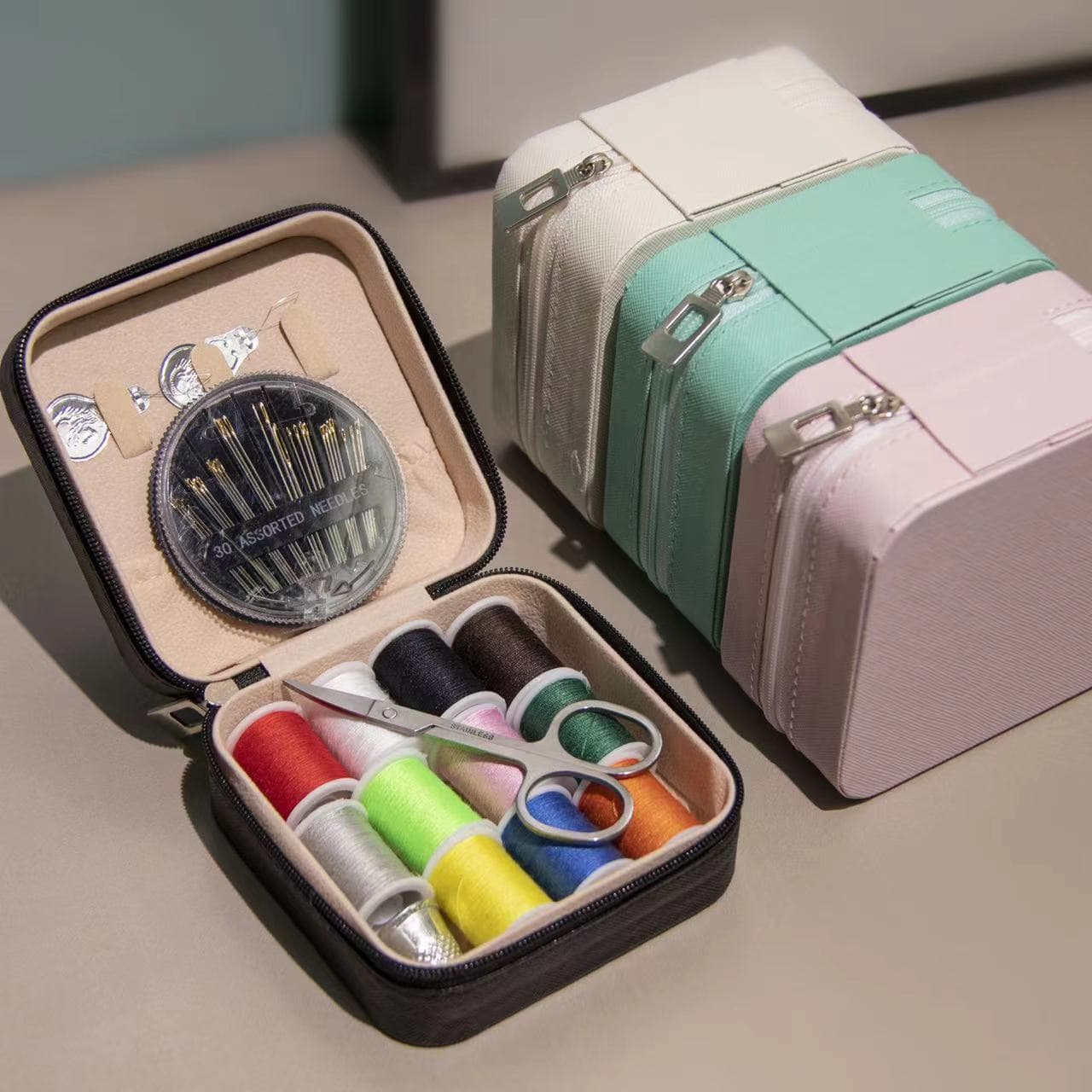 Portable Square Sewing Kit with Durable Mending Thread, Compact Mini Sewing Repair Tool Set