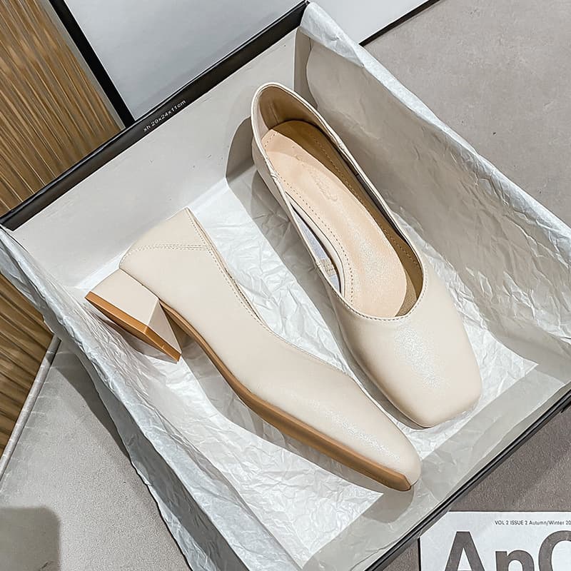 2025 Spring/Autumn New Chunky Heel Flats Shallow Mouth Grandma Shoes Commuter Work Shoes Soft Leather Plus Size Women's Shoes 41-43