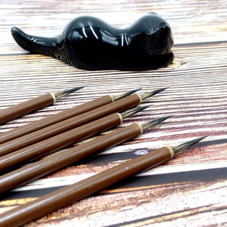 Manufacturer wholesale mouse whisker outlining brushes in large, medium, and small sizes for watercolor painting, Chinese detailed brushwork, outlining, and customizable colored brushes.
