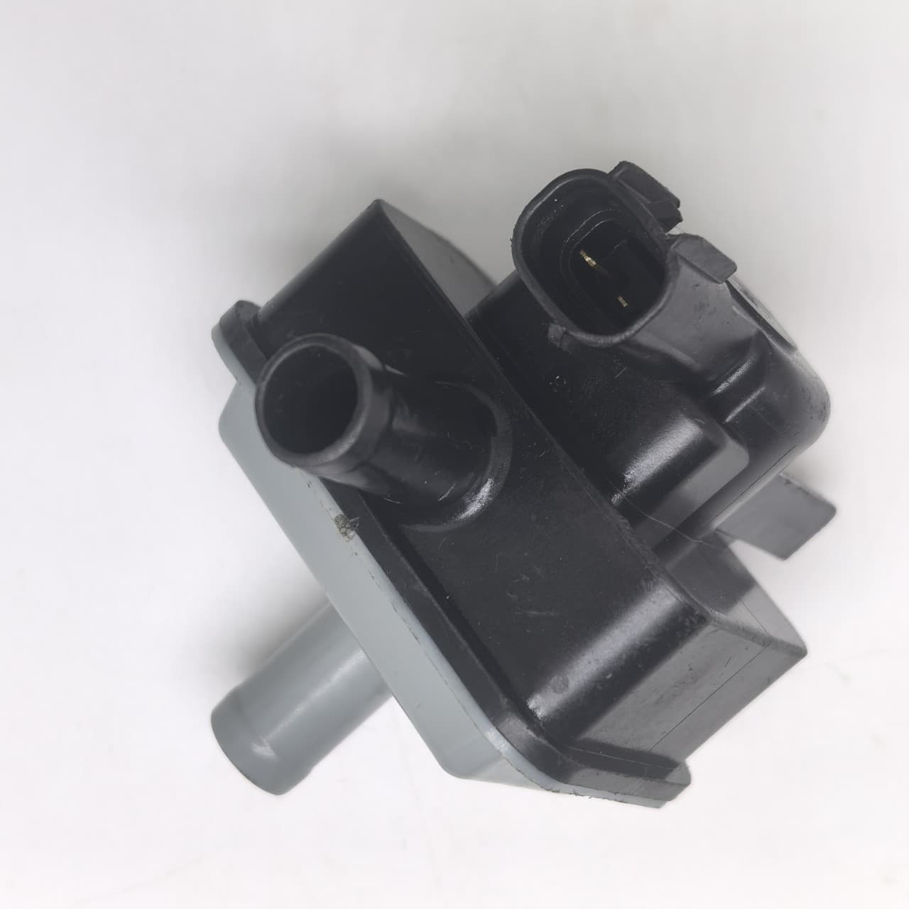 Carbon Canister Vacuum Solenoid Valve 90910-12283, 90910-AC004, HZ136200-7350, 180903-4
