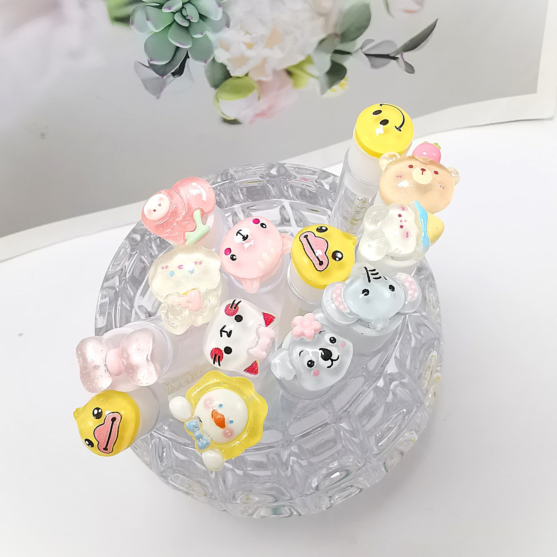 Ice-clear Cartoon Tube Mascara Brush, Portable Dust-proof Mascara Brush, SpongeBob Sanrio Mascara Brush