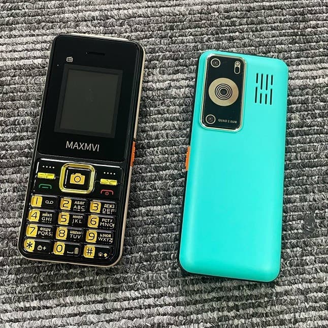 Internet Addiction Senior Phone South America Africa Low-End 2G Elderly Phone Foreign Trade WhatsApp Large Keypad Dual SIM Backup