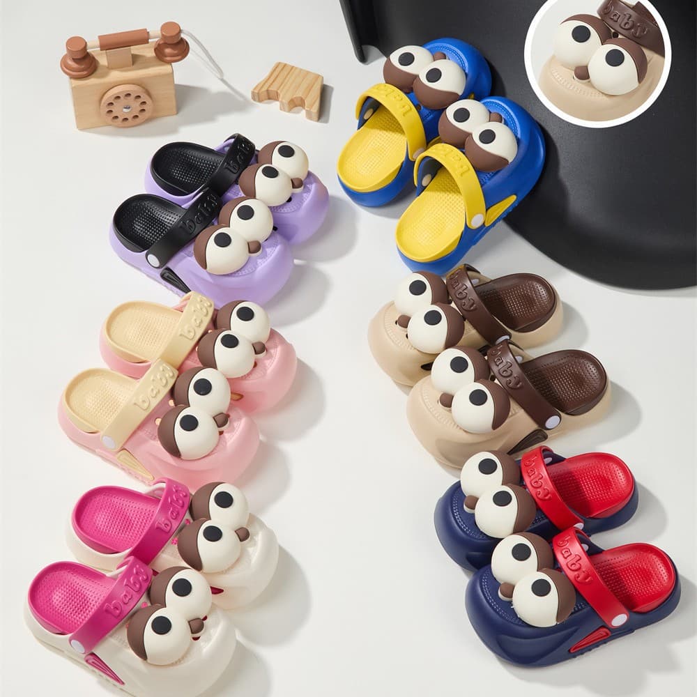 New in-stock children's slippers, summer indoor home wear, baby girl sandals, big eye clogs for boys and girls.