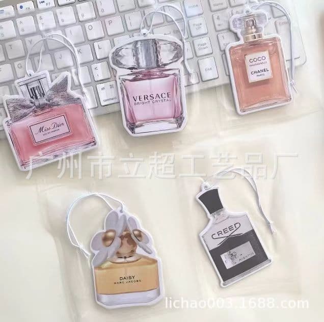 Spot Internet celebrity Douyin big-name perfume car fragrance tablet pendant car perfume aromatherapy car deodorizing fragrance pendant