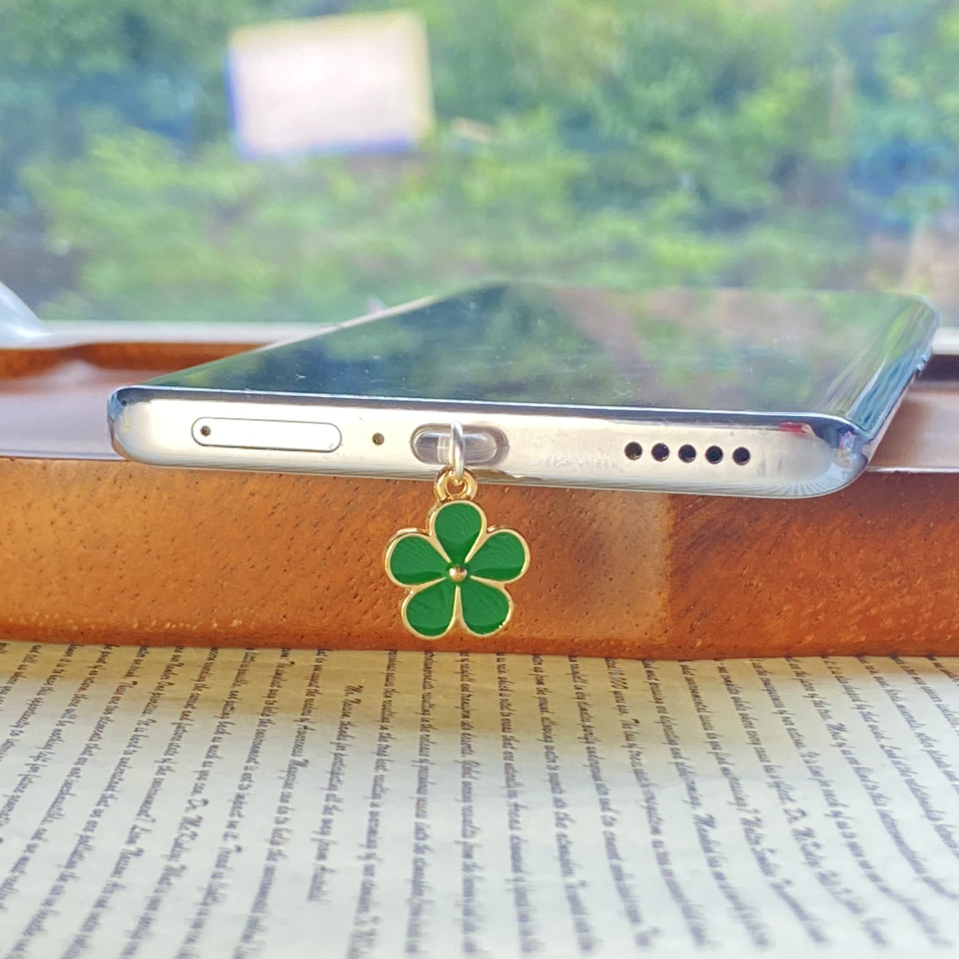 Butterfly Shell Rocket Vibrant Green Series Dust Plug Type-C New Year Tablet All-in-One Anti-Dust Earphone Android