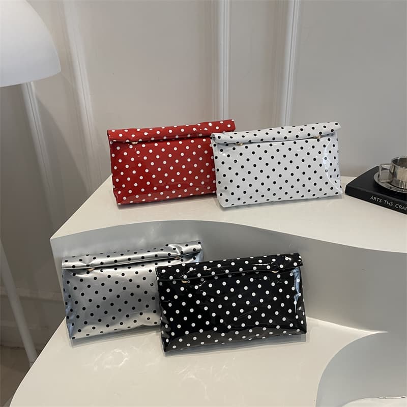 2026 Trendy New Style Travel Large Capacity Personalized Elegant Organizer Portable Design Underarm Handheld Envelope Bag