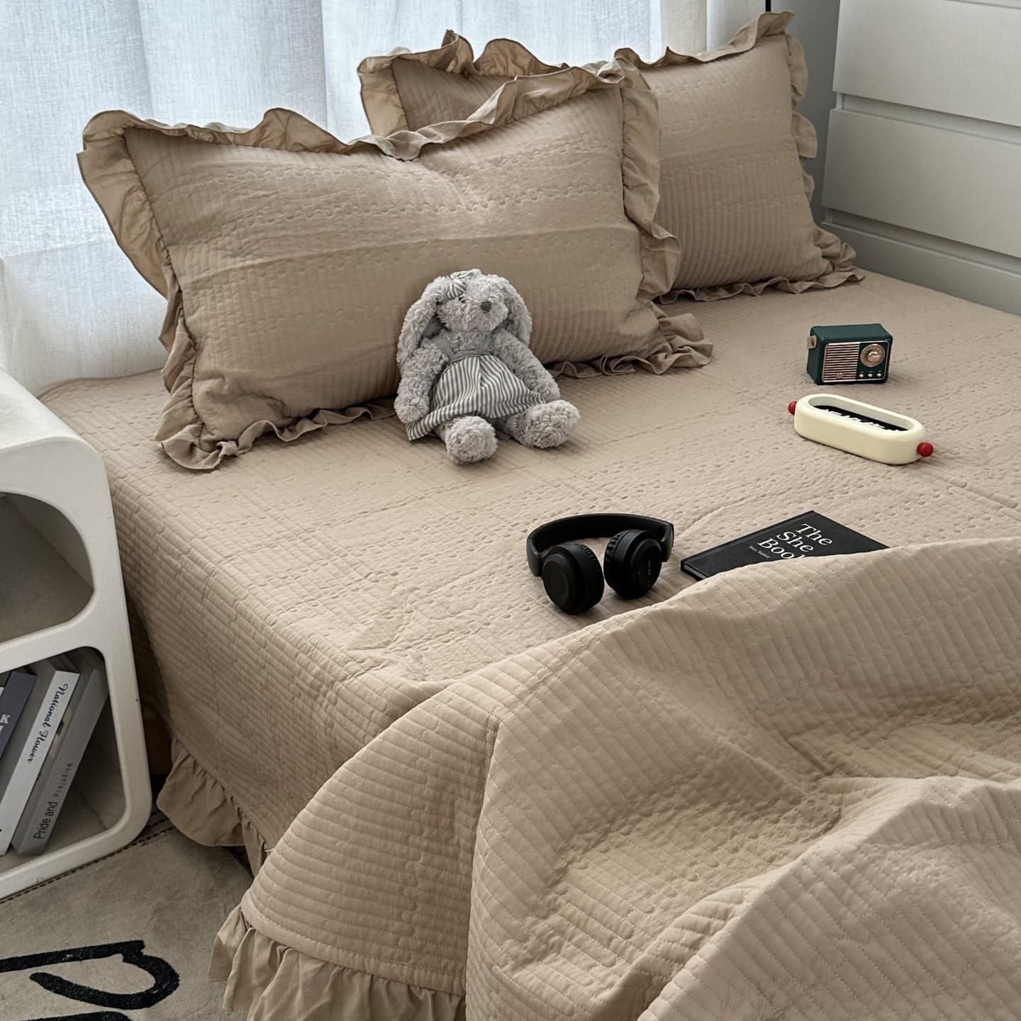 Simple solid color vintage girl washed cotton quilted bed cover three-piece set for 1.5m and 1.8m beds, non-slip mat bed cover style