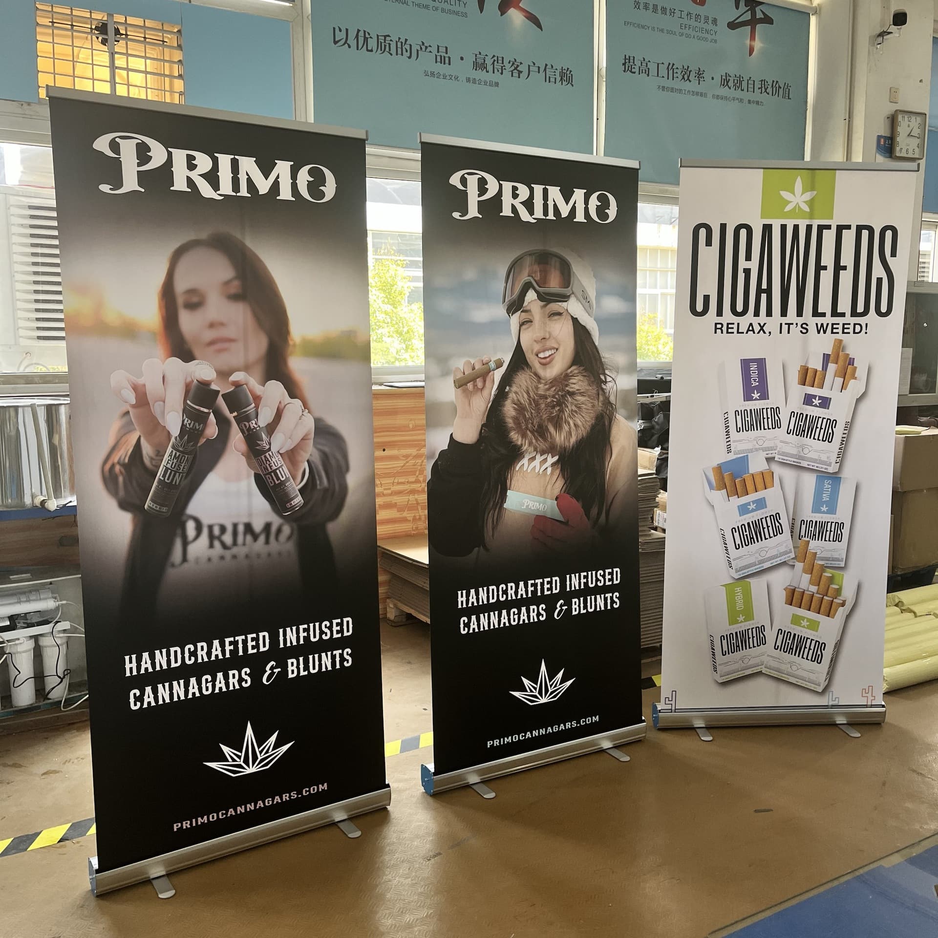 Portable Aluminum Alloy Advertising Poster Display Stands, Standing Retractable Promotional Display Racks
