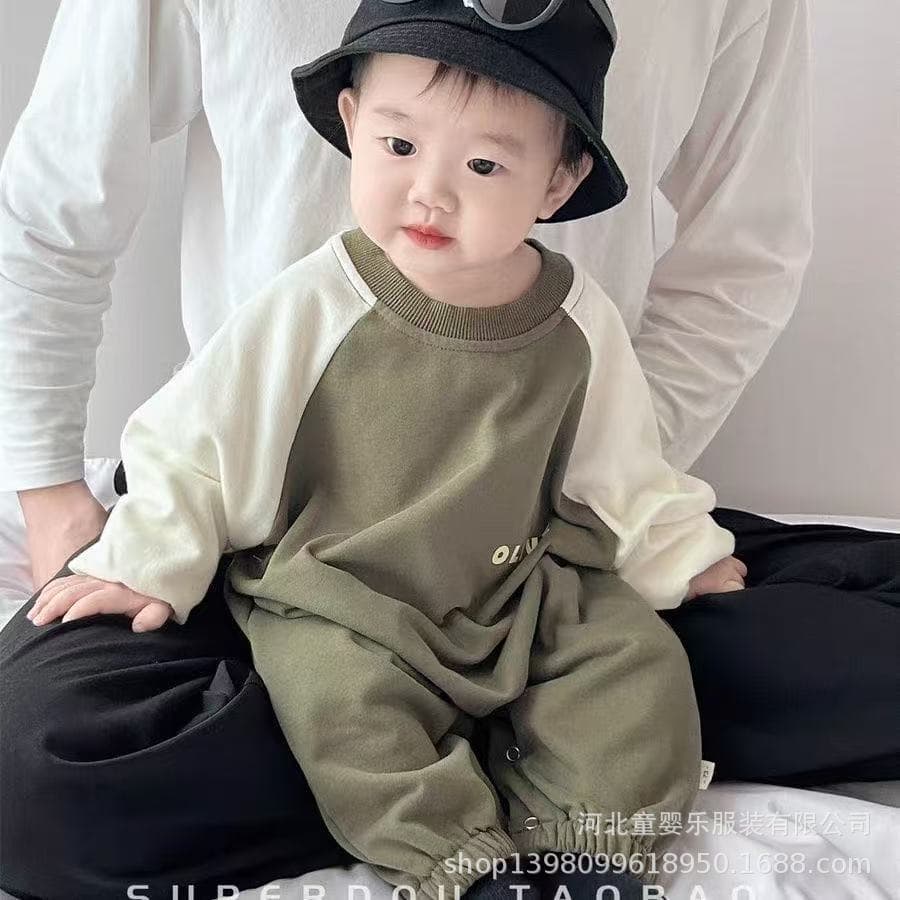 Spring and Autumn style crawling clothes letter raglan long-sleeved newborn male and female babies going out and wearing baby jumpsuits trendy