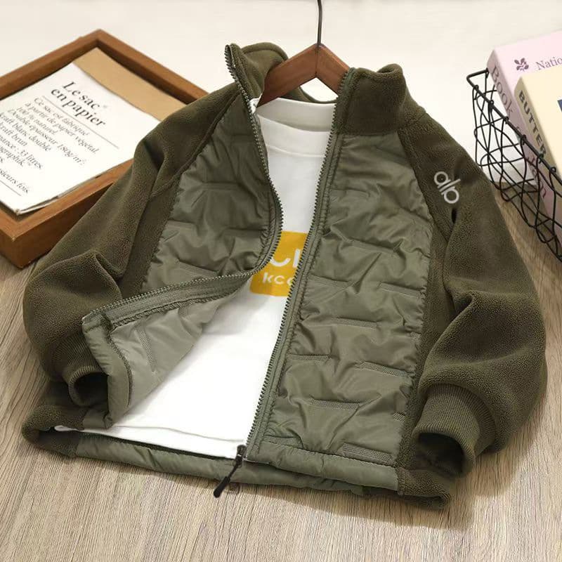 Children's coats are quilted and thickened, autumn and winter windproof tops for boys and girls, school uniforms, warm cotton clothes, trendy children's clothing wholesale