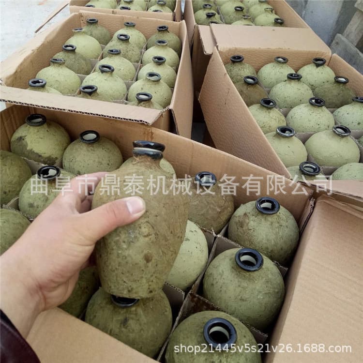 Ceramic Sealed Wine Bottle 1 Jin (500g) Handmade Antique Wine Jar with Mulberry Paper Seal for Cellar Storage