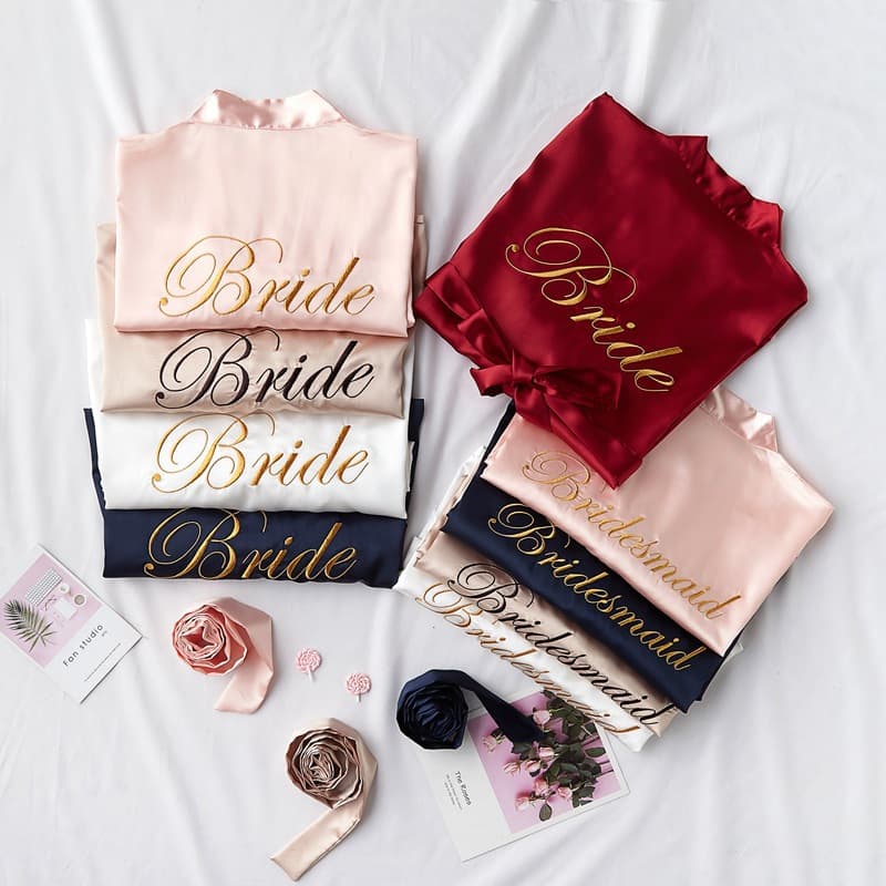 Processed and customized bridesmaid wedding nightgown with suspenders and bottoming nightgown red bridal silk pajamas