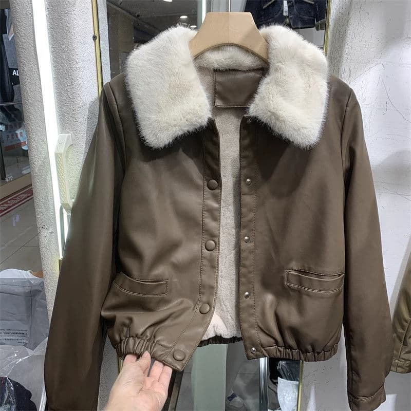European Style Faux Leather Jacket with Fleece Lining for Women, PU Leather Thickened Jacket 2026 Spring, Short Coat with Big Fur Collar for Petite