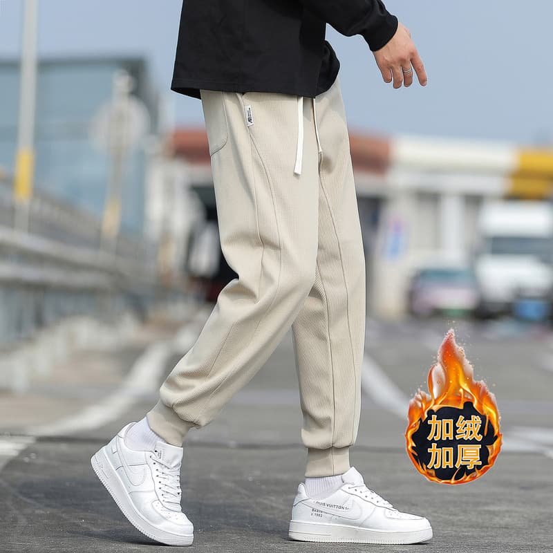 Cropped Pants Men Winter Warm Fleece Trendy Men's Cuffed Joggers Loose Versatile Casual Pants for Shorter Men.