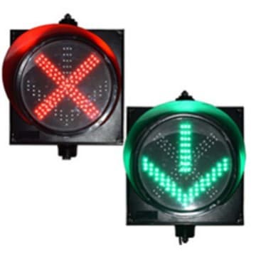 Factory direct 200mm red cross green arrow signal lights for parking lots and car wash facilities.