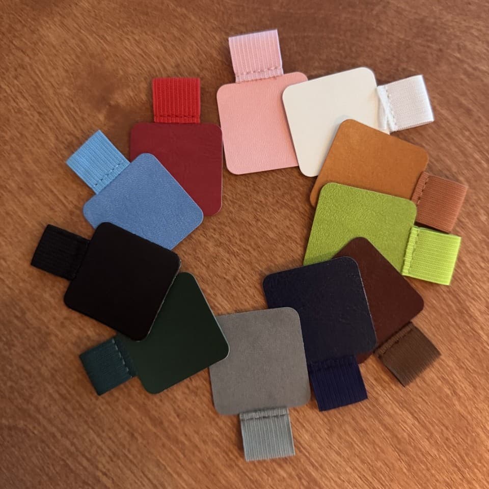 Ready-stock notebook, ledger, business accessories, self-adhesive leather pen clip strap, elastic leather pen insert, stationery