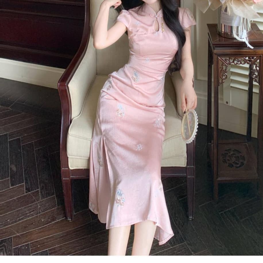 2026 New Style, Extremely Beautiful, Elegant, High-End, Chinese-Style New Traditional Qipao Dress, Minimalist Intellectual Outfit for Women, Summer