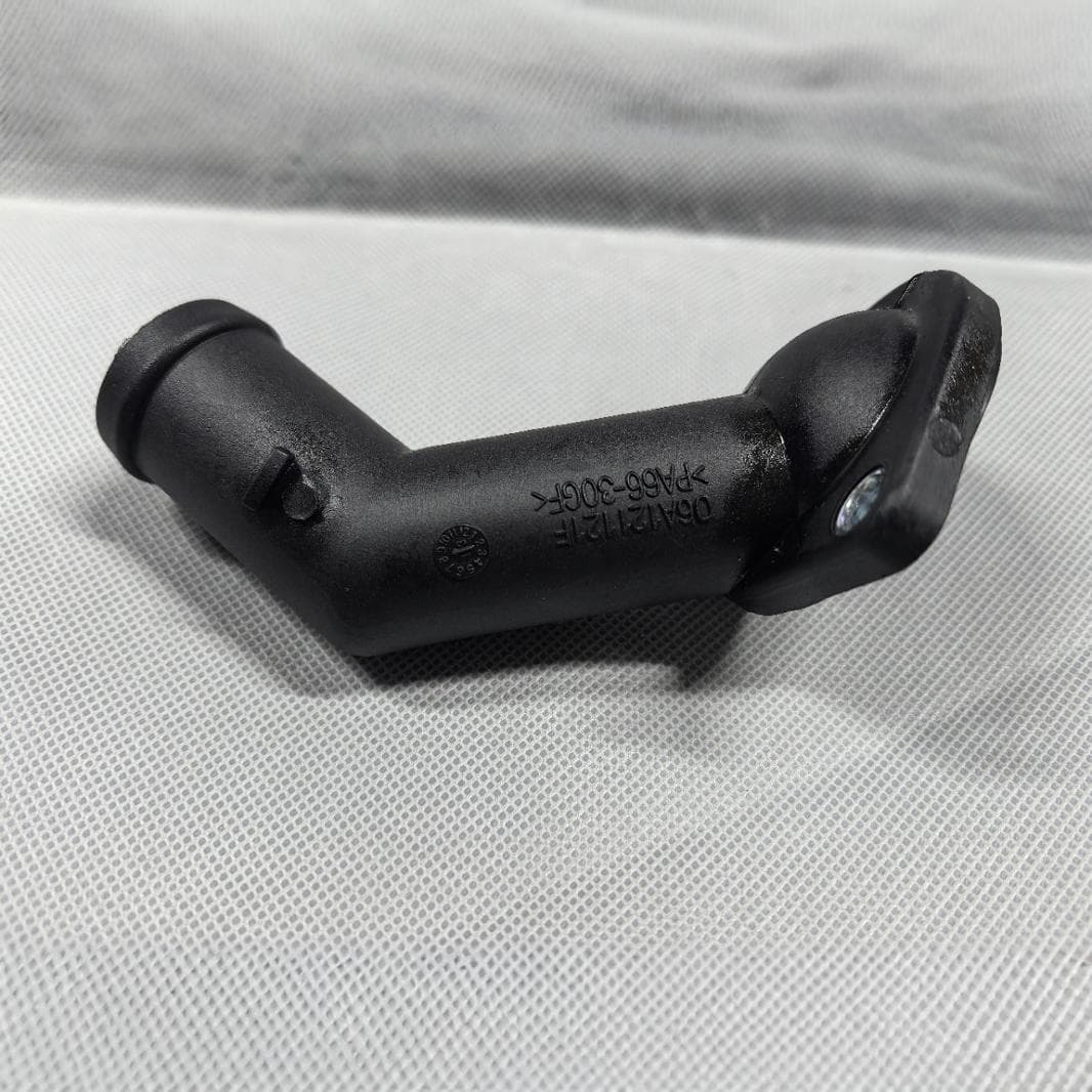 06A121121C Beetle Jetta Bora Thermostat Housing 06A121121F 06A 121 121F