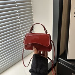 Vintage Bag Women's 2026 New Solid Color Textured Fashion Simple Niche Design Single Shoulder Bag Casual Commuter Women's Handbag