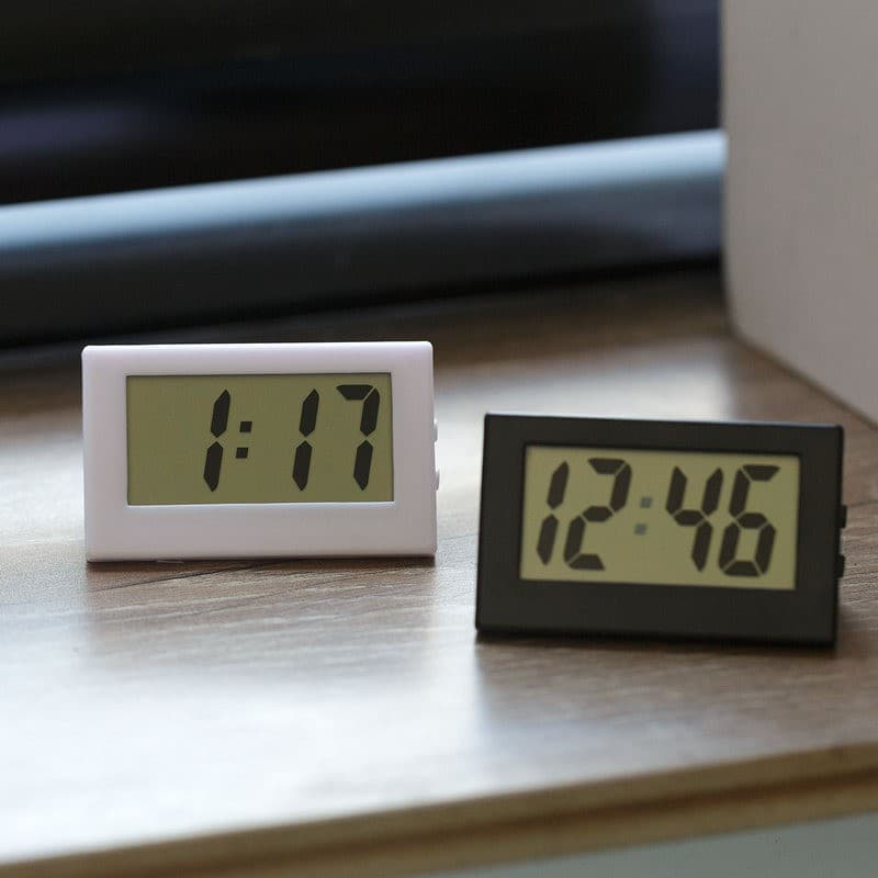 Miniature electronic clock for bedroom, portable, large-print, suitable for seniors, students, exams, silent, desktop, mini, stock.