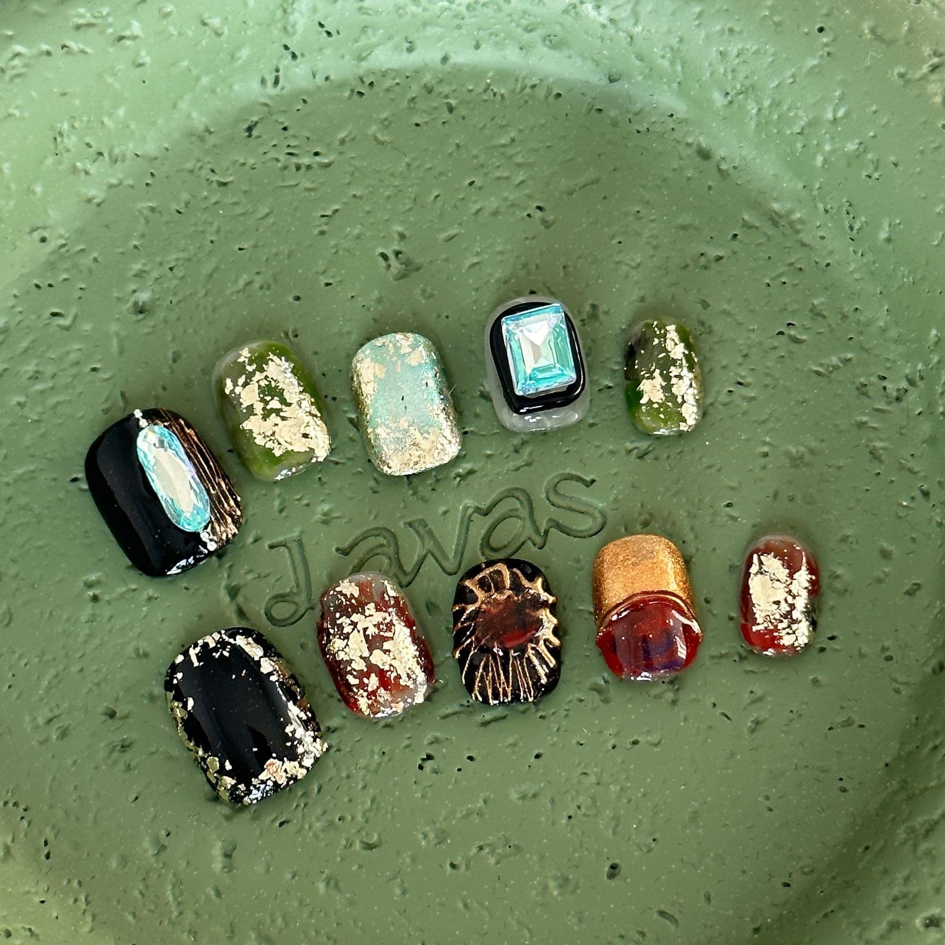 Retro Metal Babylonian Style Magic Mirror Powder Sculpted Short Nails AB Style Brightening Handmade Press-On Nails Handcrafted Manicure Stickers
