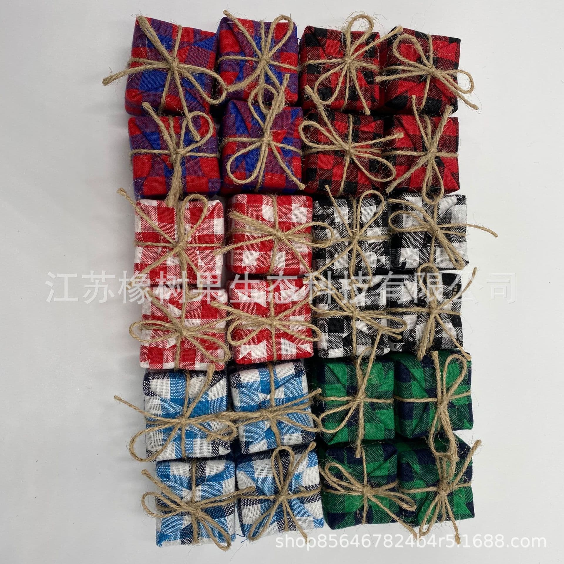 Cross-border New Product Christmas Gift Bags, Foam Gift Bags, Scottish Plaid Gift Bags, Festival Home Hanging Decorations