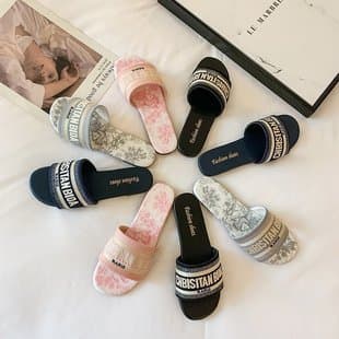 Women's Outdoor Sandals Fashion Export 2025 Summer New Embroidered Letter Versatile D-Style Flat Non-Slip One-Strap
