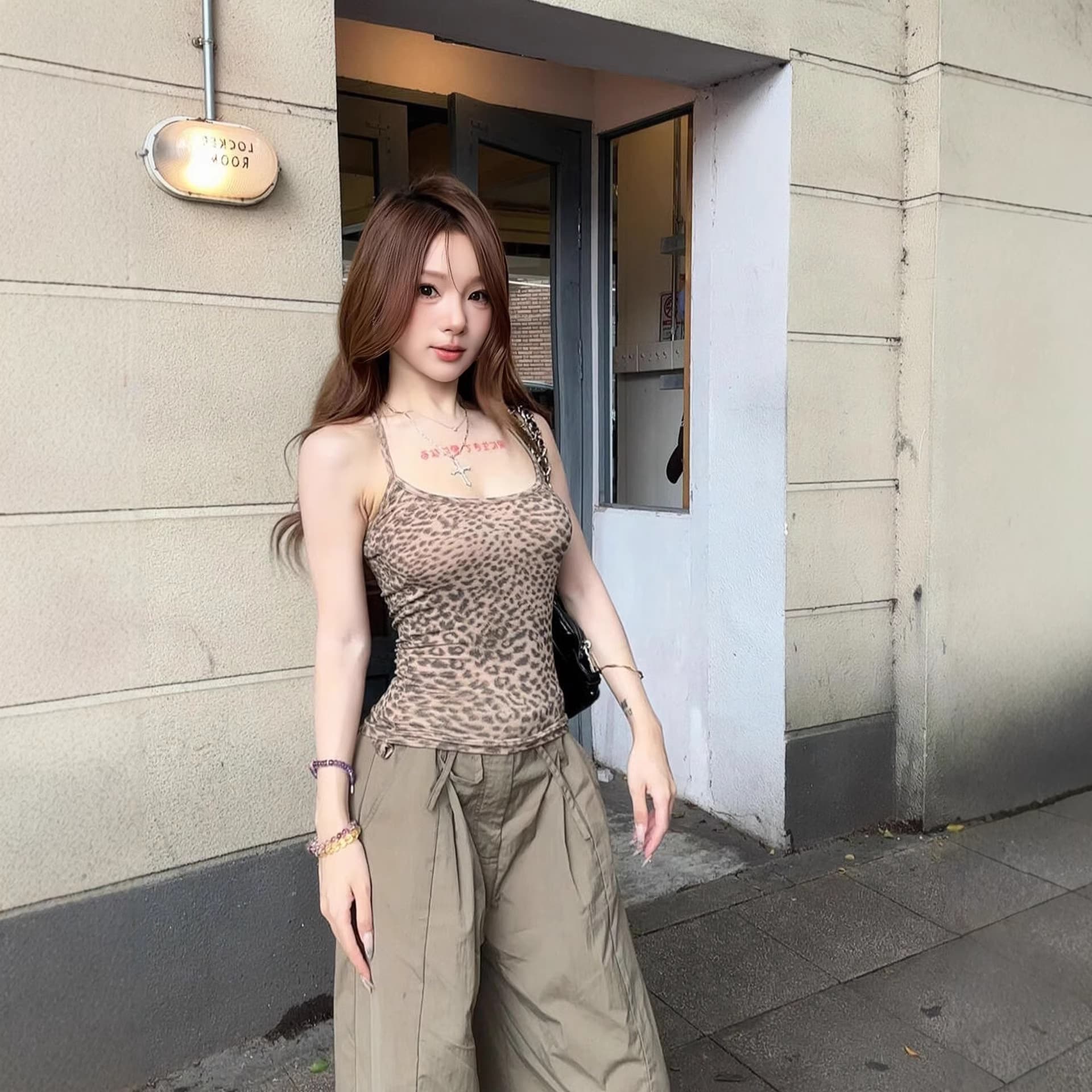Trendy Women's Summer Camisole with Unique Backless Design, Beautiful and Eye-Catching Leopard Print Sleeveless Top
