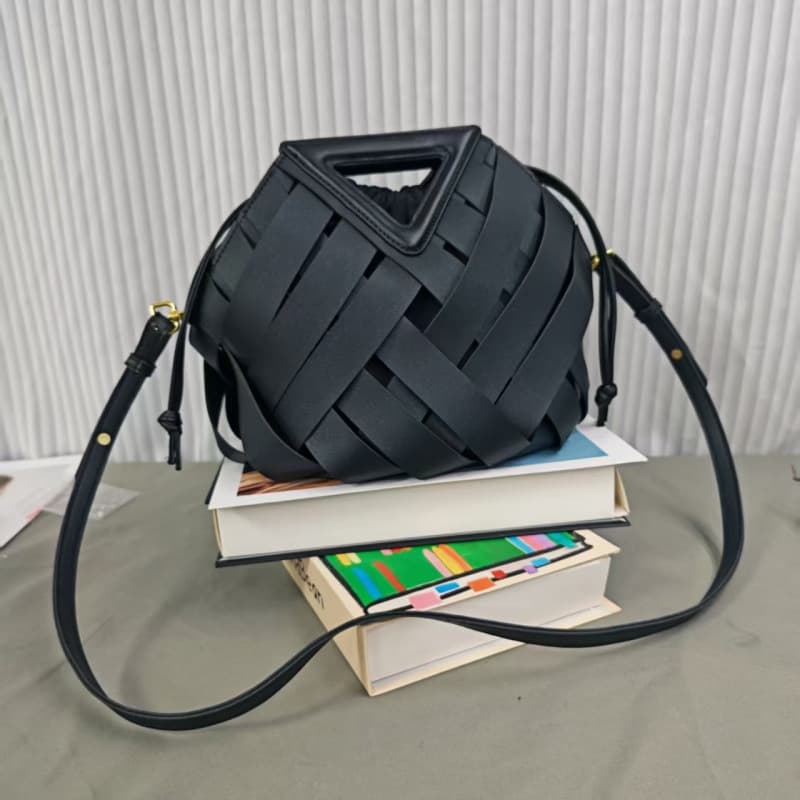 2025 Autumn/Winter New Woven Bag Fashion Handbag Basket Bag Women Korean Style Niche Crossbody Bag