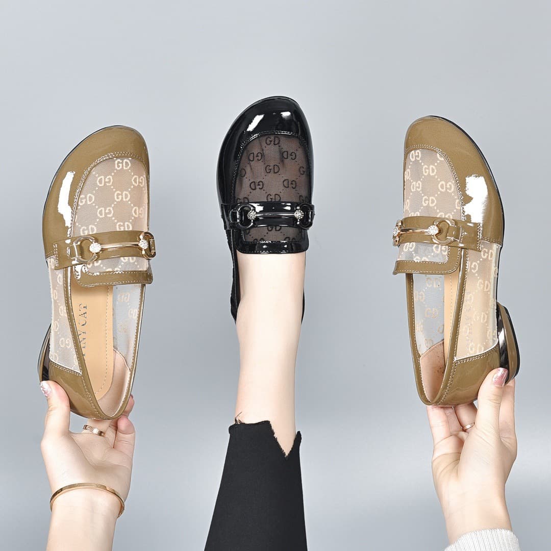 Women's Summer 2024 Genuine Leather Mesh Flat Sandals Low Heel Breathable Shoes for Mothers