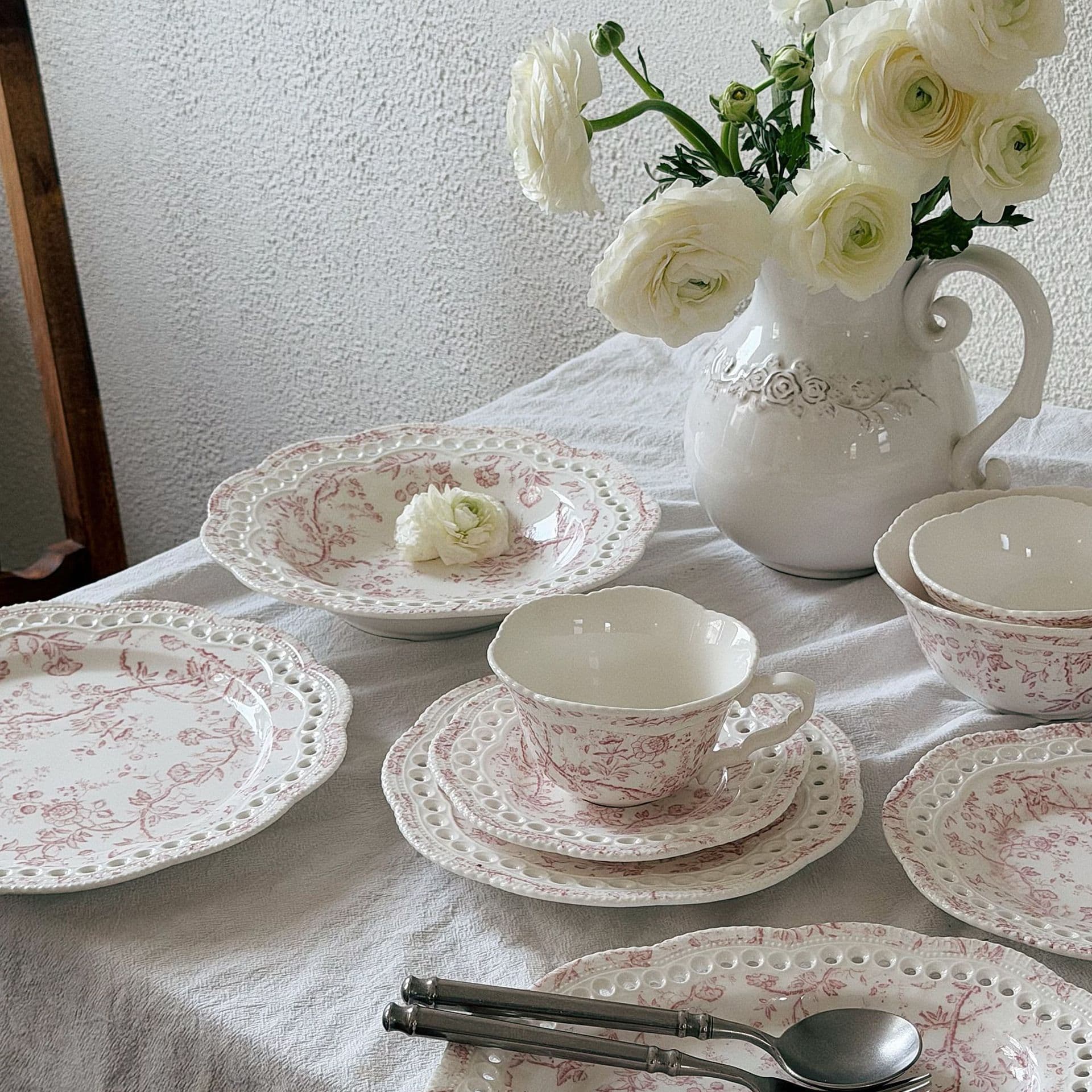 Light Luxury Victorian Pink Vine Ceramic Tableware, Hollow-Out Plate, Cup and Saucer, Deep Plate, Oval Plate, Dessert Plate, Western Dinner Plate