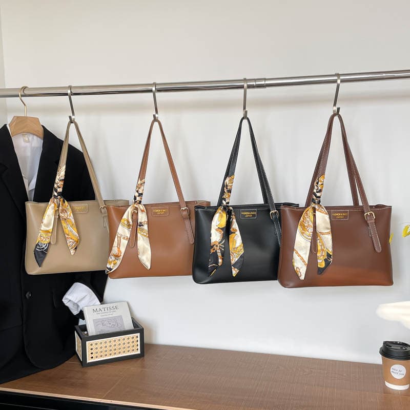 Elegant Silk Scarf Versatile Bag 2025 New Model High-End Shoulder Bag with a Sense of Design for Commuting, Large Capacity Tote Bag