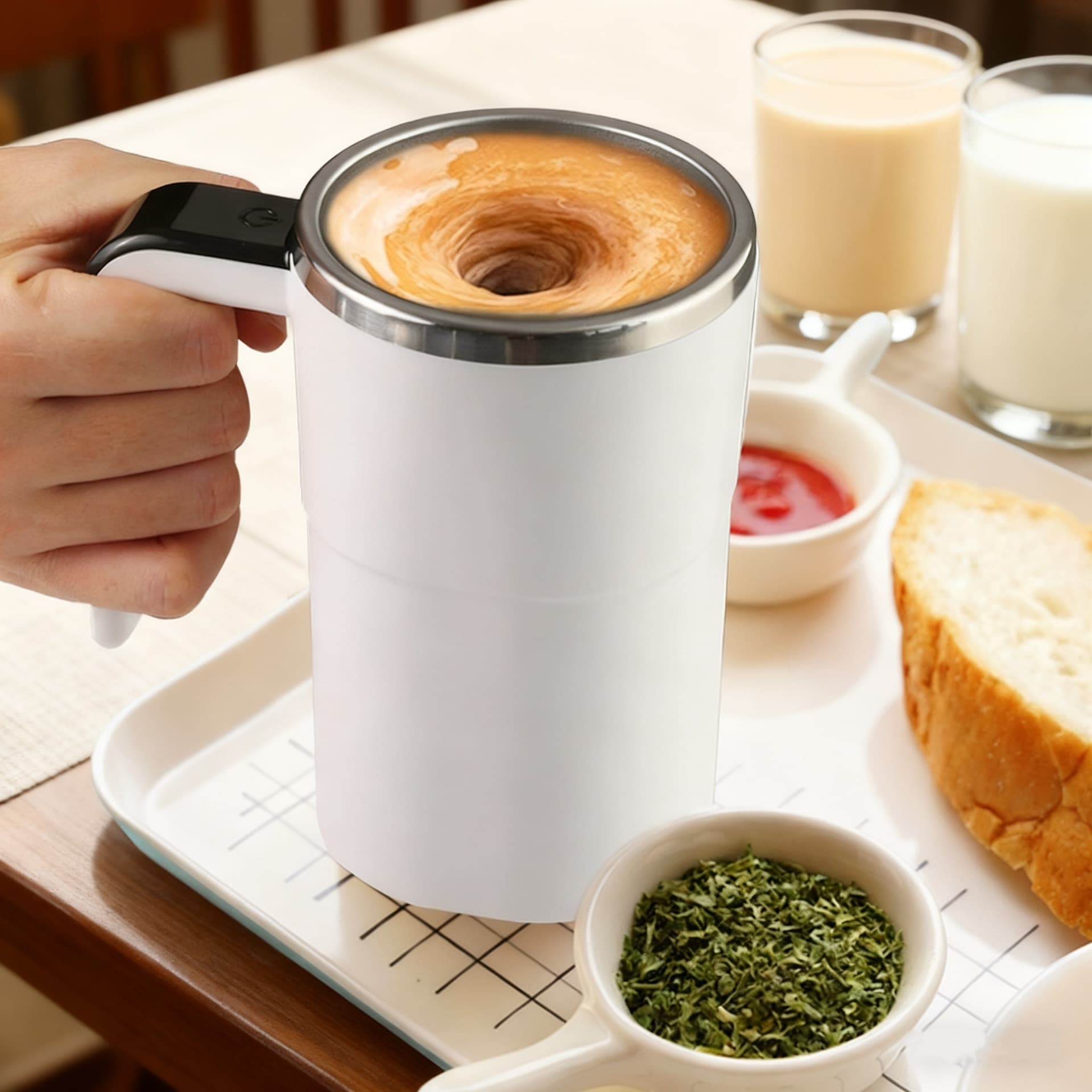 Cross-border household magnetic automatic stirring cup electric portable coffee cup smart milkshake cup fitness protein shake cup