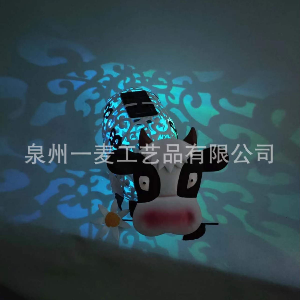 Solar Powered Metal Iron Art Hollow Out Milk Cow Lamp Outdoor Courtyard Garden Lawn Decoration Lamp