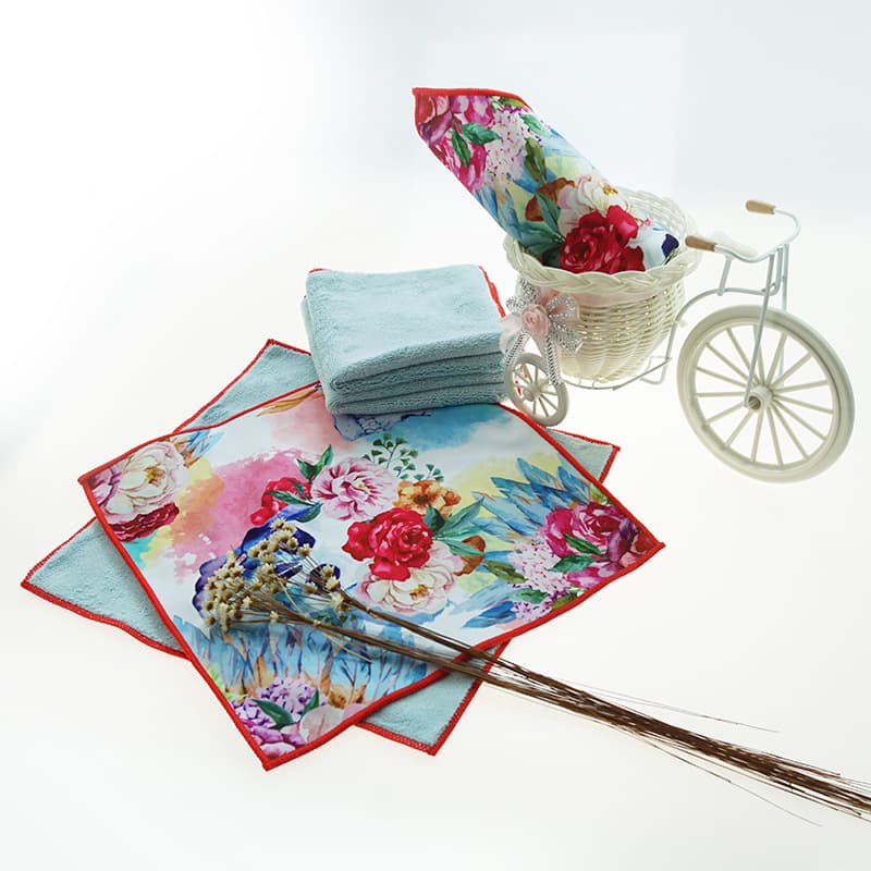 Skull floral flat composite coral fleece heat transfer printing creative soft skin-friendly highly absorbent handkerchief